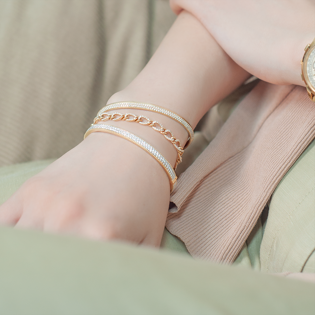 Thin pavé eternity diamond bangle
